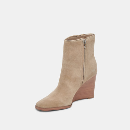 SUSANN BOOTIES ALMOND SUEDE