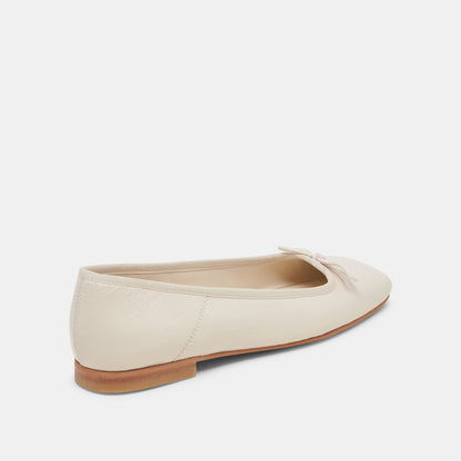 ANISA BALLET FLATS CREME CRINKLE PATENT