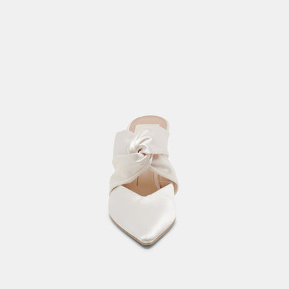 KELSY HEELS CREME SATIN