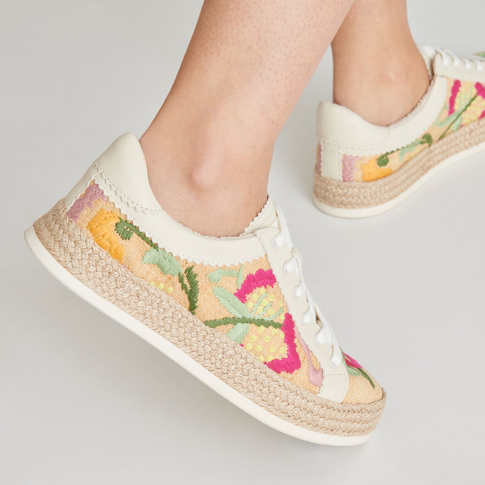 AZALIA SNEAKERS FLORAL MULTI RAFFIA – Dolce Vita