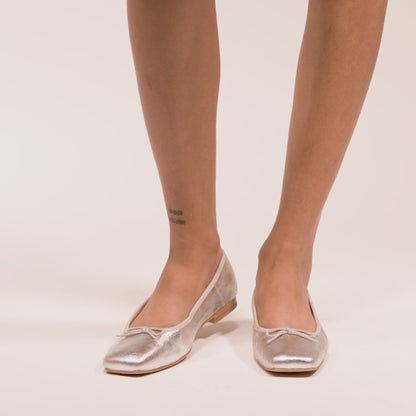 ANISA BALLET FLATS SILVER DISTRESSED LEATHER