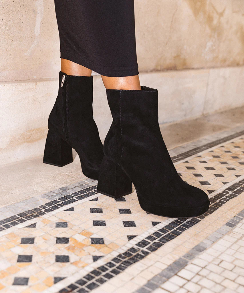 ULYSES BOOTS BLACK SUEDE - re:vita